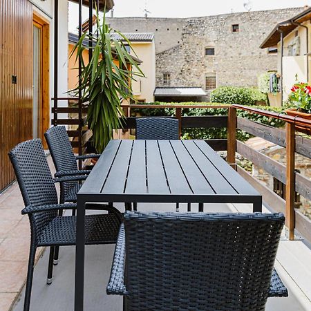 Cozy Castello Apartment Manerba del Garda Bagian luar foto