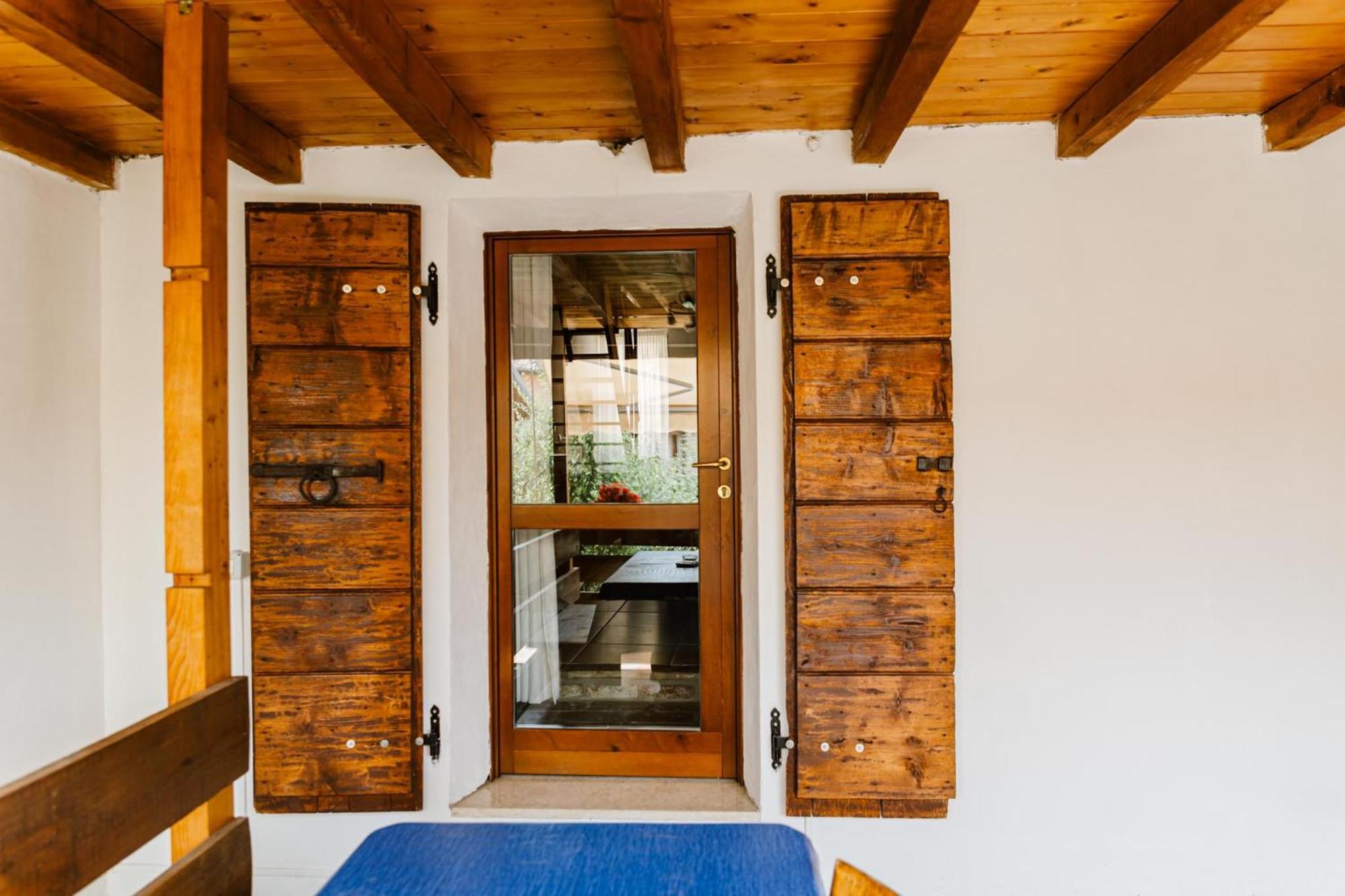 Cozy Castello Apartment Manerba del Garda Bagian luar foto