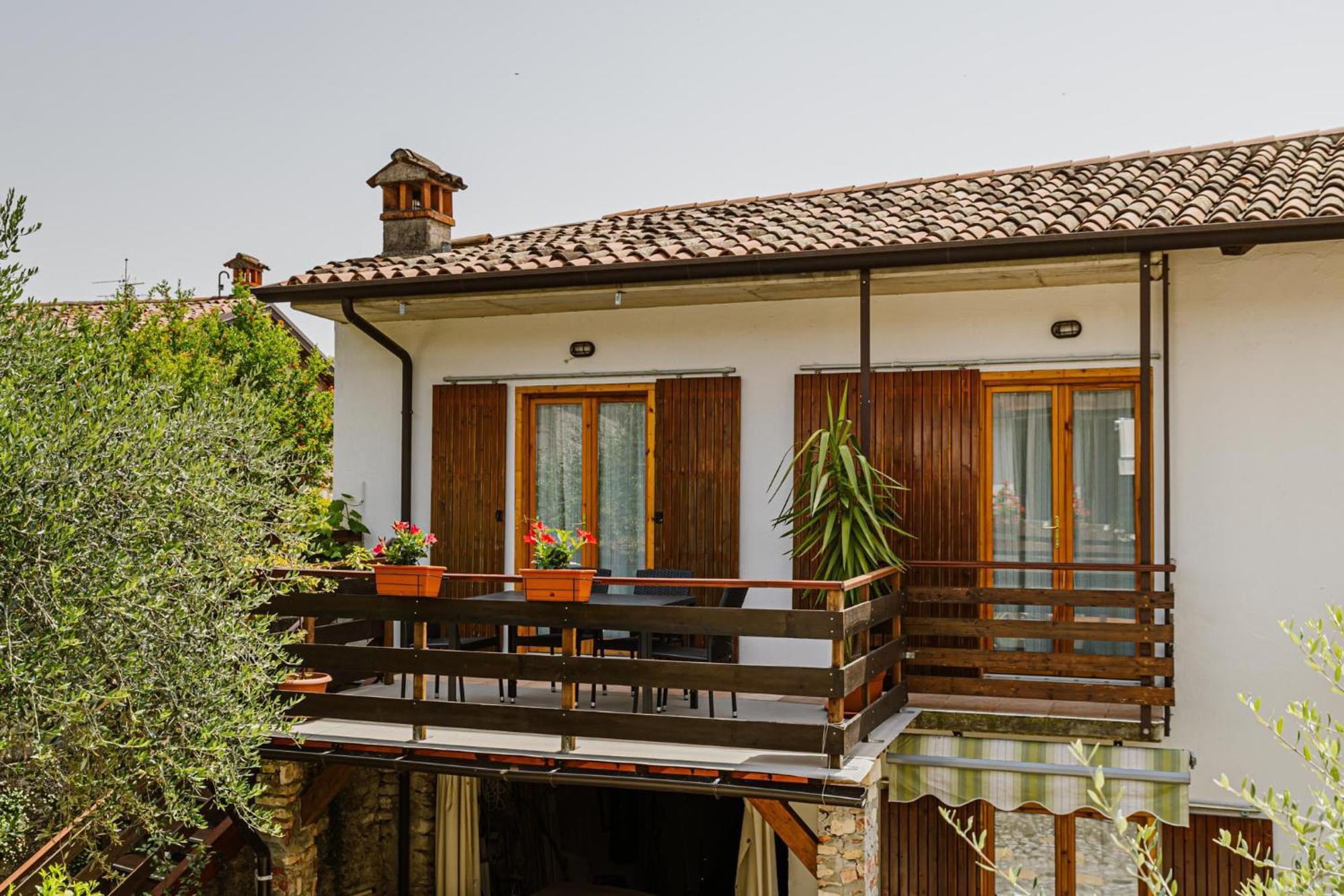 Cozy Castello Apartment Manerba del Garda Bagian luar foto