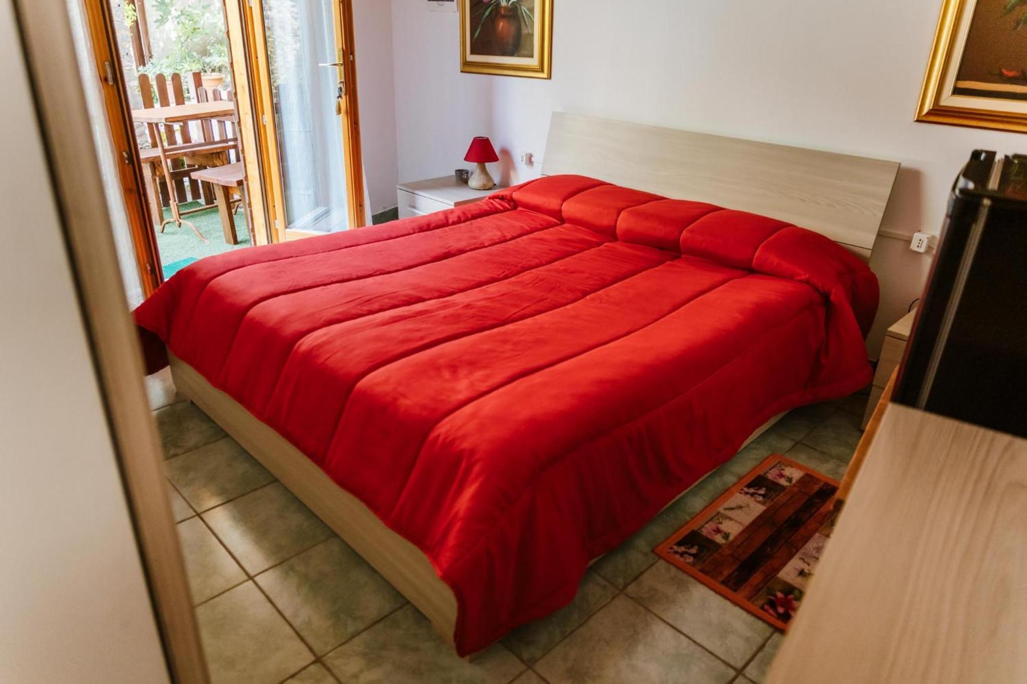 Cozy Castello Apartment Manerba del Garda Bagian luar foto