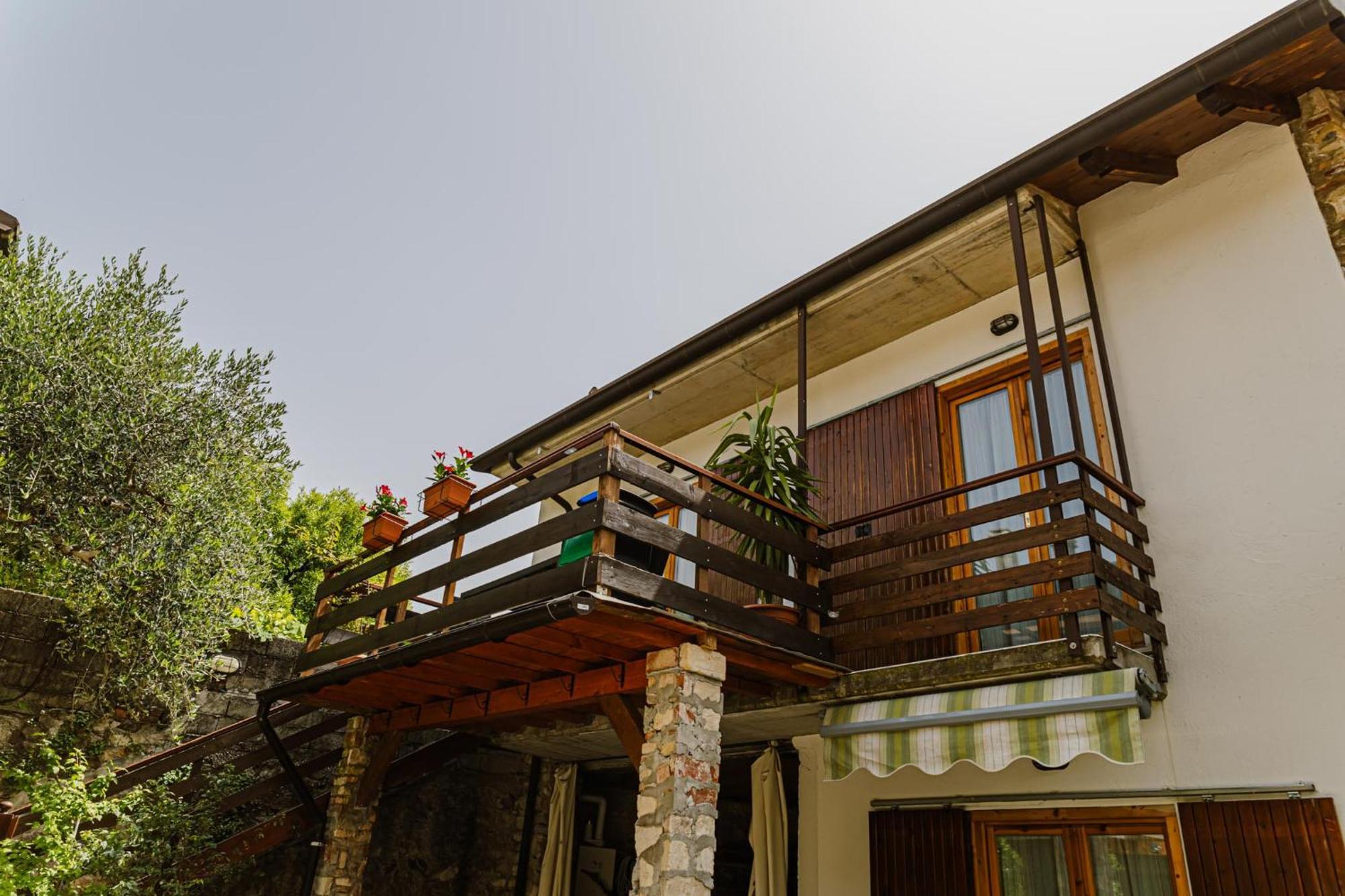 Cozy Castello Apartment Manerba del Garda Bagian luar foto