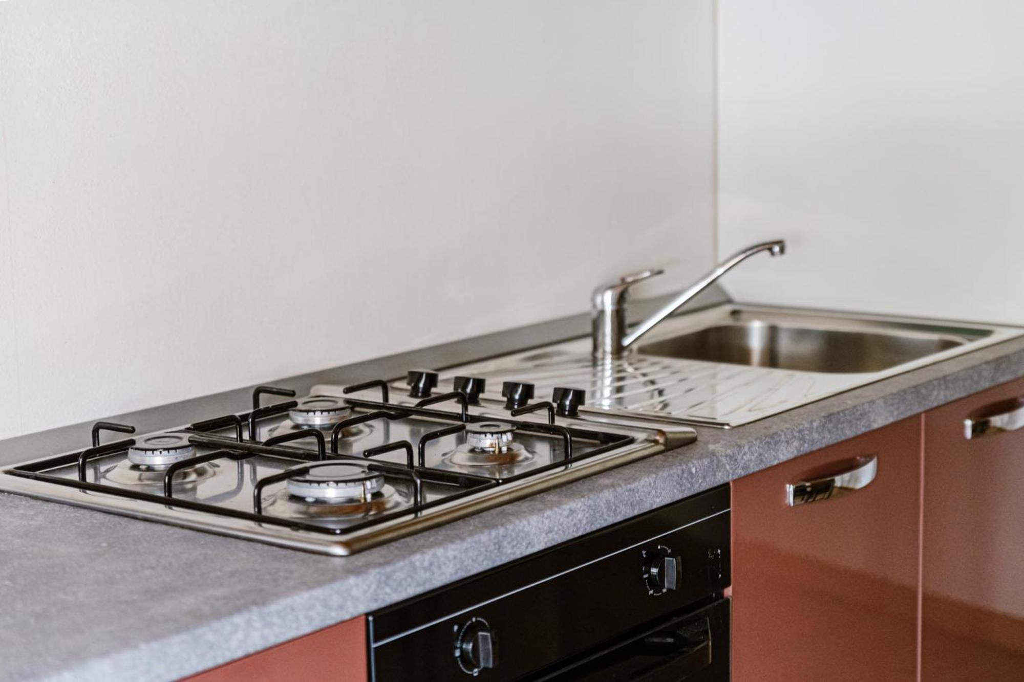 Cozy Castello Apartment Manerba del Garda Bagian luar foto