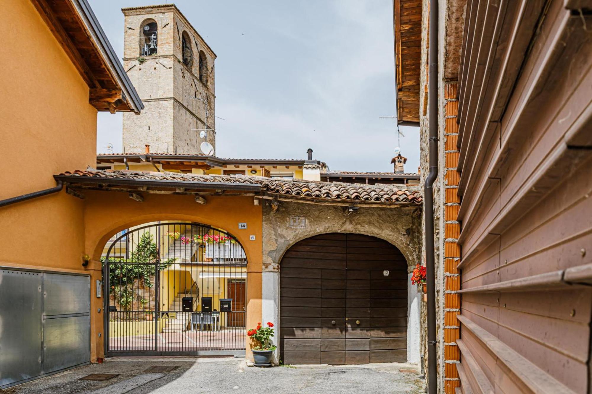 Cozy Castello Apartment Manerba del Garda Bagian luar foto